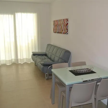 Comfortable Flat With Spacious Terrace Apartment *
