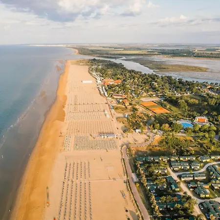 Comfortable Flat With Spacious Terrace Apartment Bibione